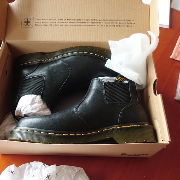 Doc Martens Lo Rogue Chelsea boots *BRAND NEW IN BOX* - Picture 2 of 7